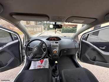 Toyota: Toyota Yaris: 1.4 l. | 2011 έ. Χάτσμπακ — 6