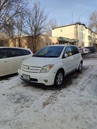 Toyota: Toyota ist: 2003 г., 1.3 л, Автомат, Бензин, Хэтчбэк