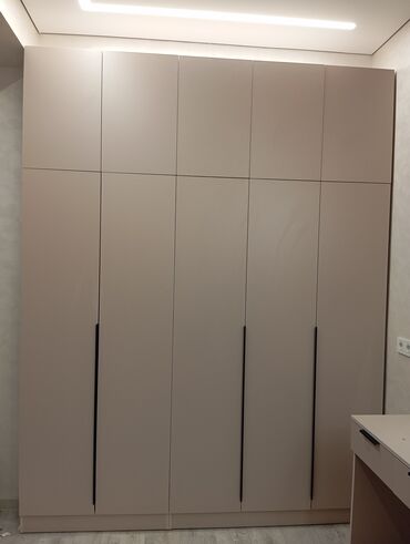 купить декоративное зеркало: Шкаф для одежды, Прямой