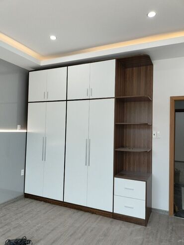 Шкафы для одежды: Мебель на заказ, Элегантный гардероб в современном стиле, выполненный — 11