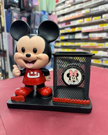 Oyuncaqlar: Suvenır qelem, karandaş qabı.futbolcularin fiqurui ile.Futbolcu — 6