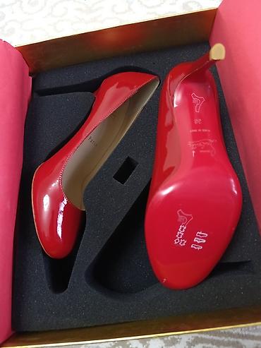 pari: Туфли-лодочки Christian Louboutin, красный лак - Классическая модель — 2