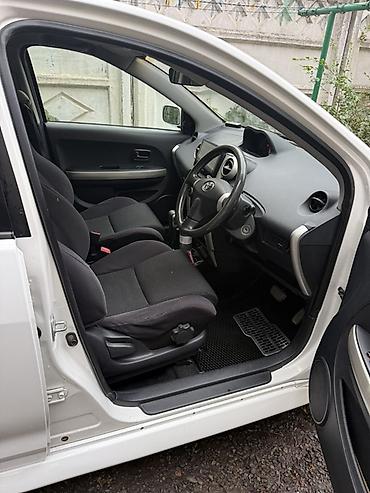 Toyota: Toyota Ist: 2003 г., 1.3 л, Автомат, Бензин, Хэтчбэк — 4