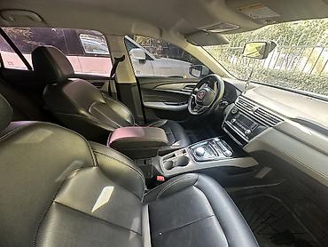 лобовой к5: Roewe i5: 2018 г., Универсал — 3