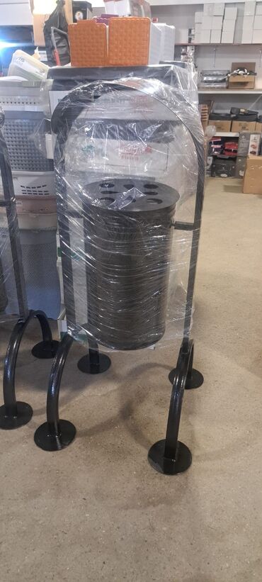 Baklar və çənlər: Məhsul: Daxili/çöl istifadə üçün metal zibil qutuları - Model — 25