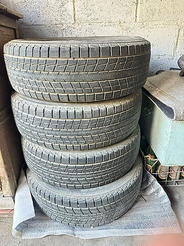 Шины 225 / 65 / R 17, Зима, Б/у, Комплект, Внедорожные (АТ/МТ), Dunlop