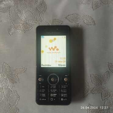 зарядные устройства для телефонов 7 2 a: Sony Ericsson W660i Walkman, Б/у, < 2 ГБ, 1 SIM