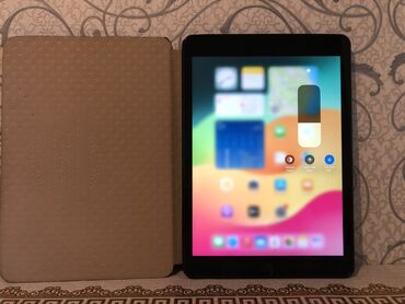 macbook 2017: Salam, iPad 9 10.2 inch 2021 (Cellular deyil) ideal vəziyyətdədir