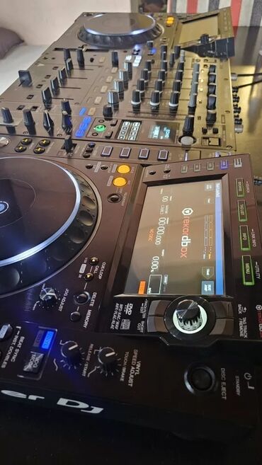 dinamiklər: CDJ2000Nexus2+DJM900Nxs2