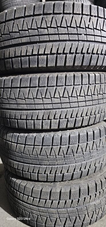 Шины: Шины 225 / 55 / R 17, Зима, Б/у, Комплект, Легковые, Япония, Bridgestone