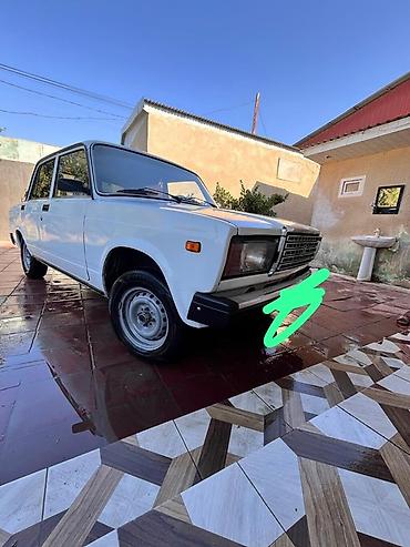 turbo az mercedes vito: VAZ 2107, ağ rəng, sedan gövdə. Əsas xüsusiyyətlər: - Mühərrik — 3
