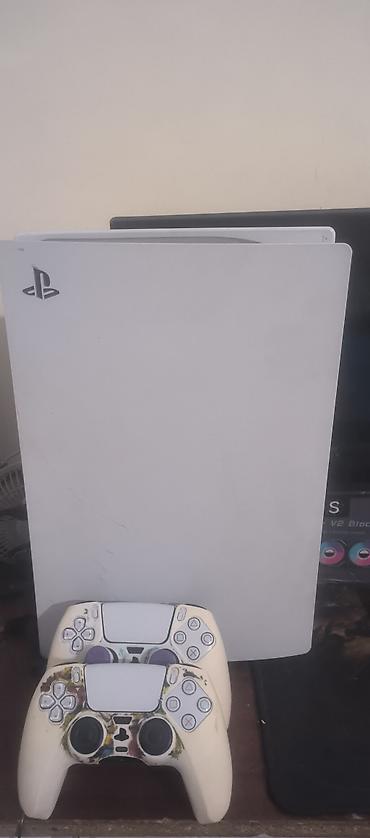xbox цена бишкек: PlayStation 5 (PS5) — комплект с двумя геймпадами DualSense+зарядный — 3