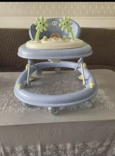 игрушка б у: Музыкальный Детские ходунки 2-в-1 (голубые) - Конструкция на восьми