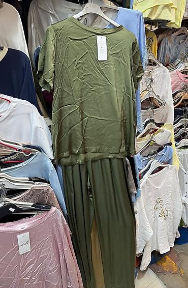 Брючный костюм, Прямые, Футболка, Италия, Вискоза, Лето