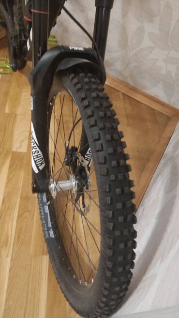 İdman velosipedləri: İşlənmiş Dağ velosipedi Trek, 28", sürətlərin sayı: 11, Ünvandan götürmə — 15