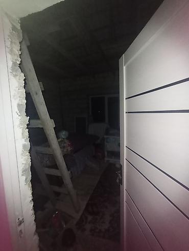 Lent lampalar: Ev yenidir. Ev 1 zal, 3 otaq,1 mətbəx və dəhlizdən ibarətdir. Hamam və — 19