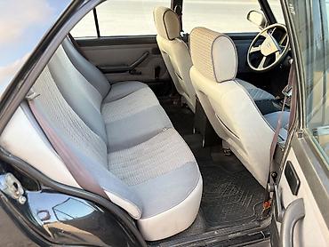 lada oturacaqlar: VAZ 21099 sedan - Kuzov: 4 qapılı sedan, qara rəng - Salon: parça — 2