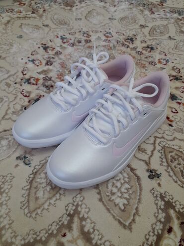 кроссовки изи бишкек: Women's Sneakers, 36.5, Nike, Жаңы, түсү - Күмүш