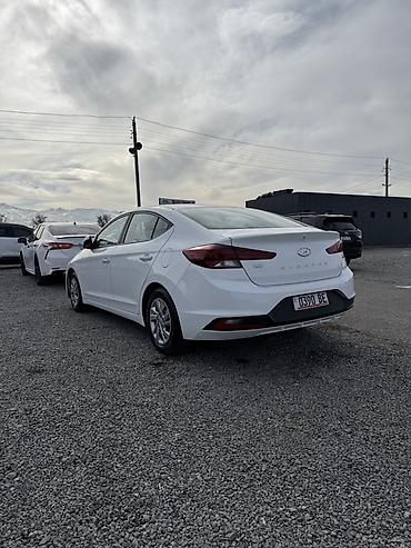 Hyundai: Hyundai Elantra: 2019 г., Автомат, Бензин, Седан — 4