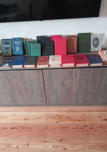 Bədii ədəbiyyat: Книги — 25