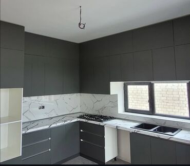 Sifarişlə mətbəx mebeli: Sifarişlə mətbəx dəsti, Özü çəkən petlələr, Sadə laminat, Pulsuz çatdırılma — 5