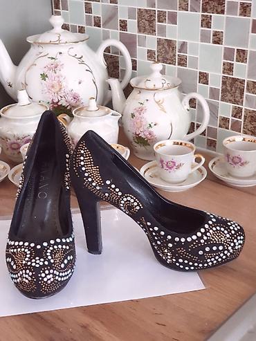 Туфли: Туфли на высоком каблуке чёрные,белые,серебристые,есть новые есть — 5