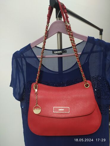 сумку копия бренда: DKNY оригинал сумка из натуральной кожи в отличном состоянии была