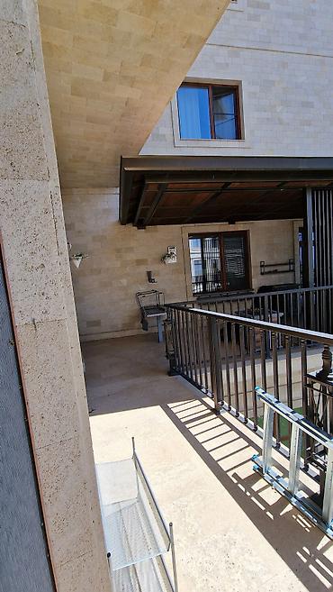 2 rooms: 3 комнаты, 80 м², Элитка, 2 этаж — 5
