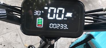 Mopedlər,skuterlər: Salam aleykum. Yenidir 233.km.məsafə gedib. Hər bir funksyasi — 9