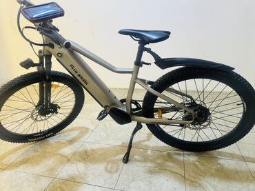 Elektrik velosipedlər: İşlənmiş Elektrik velosipedi 28", sürətlərin sayı: 7, 250 Vt, Ünvandan götürmə — 7