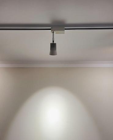 трехнитка: Продаю 3 LED светильника/лампы для треков в рабочем состоянии. Свет — 3