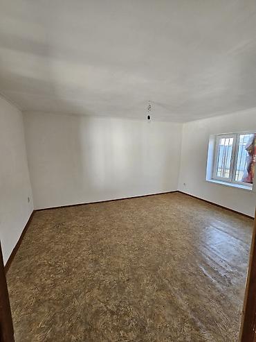 продаю дом с новопавловка жм ала тоо: 4 комнаты, 80 м², 4 соток, Бишкек, Новопавловка с. Собственник — 5