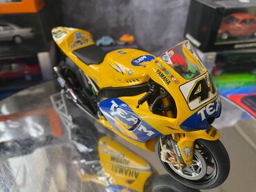 Avtomobil modelləri: Коллекционная модель Yamaha YZR-M1 #43 Valentino Rossi MotoGP 2006 — 12