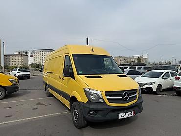 Mercedes-Benz Sprinter, цельнометаллический грузовой фургон в ярком