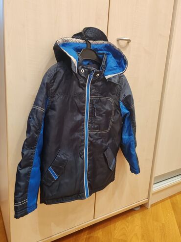 Kurtkalar: Mothercare brendi, 8-9yaş,çox keyfiyyətli və praktik geyimdir.təzə — 8
