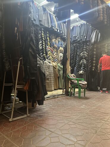 аренда торгового места на рынке: Продаю Торговый контейнер, С местом, 20 тонн