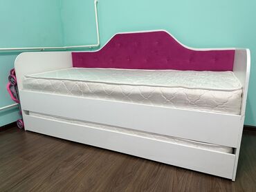 б у мебелдер: Продаю детскую кровать 190/80 с двумя матрасами двухместная внизу