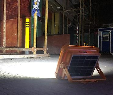 Солнечные прожекторы: Светодиодный прожектор с солнечной панелью и USB‑выходом - Мощный — 6