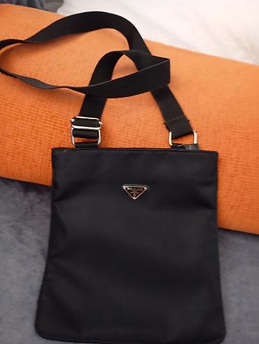 Putni koferi i torbe: Set torbi i tašni – više modela - Elegantna crna tašnica sa metalnim — 33