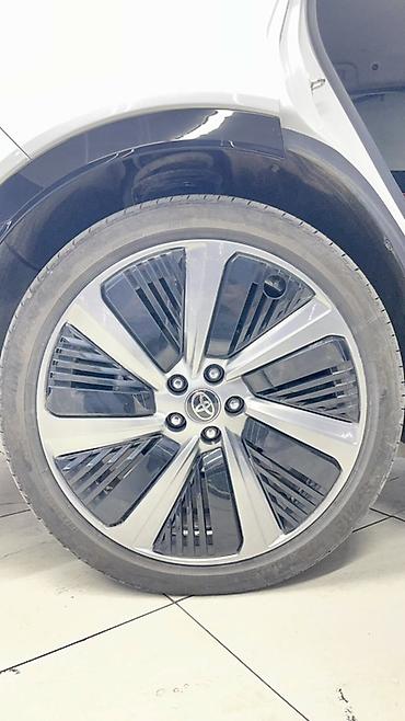 byd e1: Toyota bZ5: 2025 г., Электромобиль, Кроссовер — 9