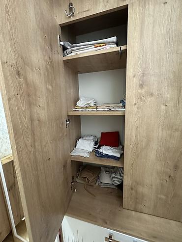 kombi dolab: Geniş giriş dolabı/çekmece-komod sistemi - Material: ağac teksturalı — 2