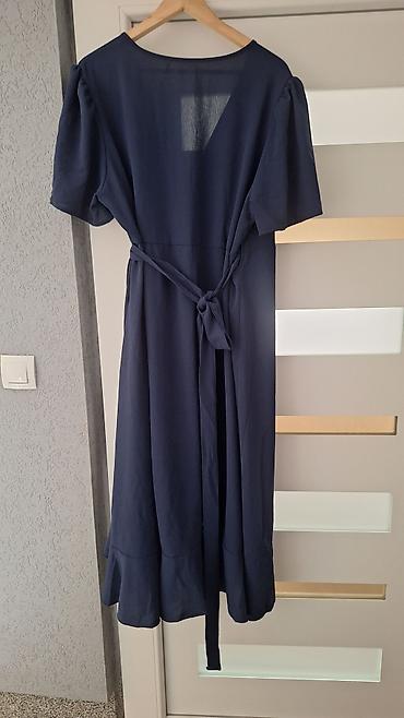 pancir lanac: Teget midi haljina brenda SHEIN Curve, veličina 1XL. Elegantnog je — 2