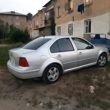 Volkswagen: Volkswagen Jetta: 2002 г., 1.8 л, Механика, Бензин, Седан