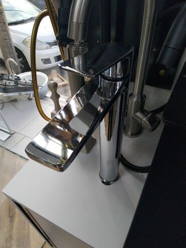 раковина квадратная: Mətbəx/hamam üçün təkqollu qarışdırıcı kran - Material: cilalanmış