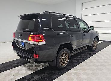 Toyota: Toyota Land Cruiser: 2020 г., 5.7 л, Автомат, Бензин, Внедорожник — 4
