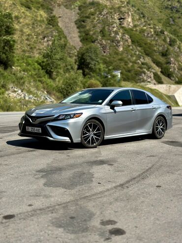 эмблема toyota: Toyota Camry: 2023 г., 2.5 л, Автомат, Бензин, Седан