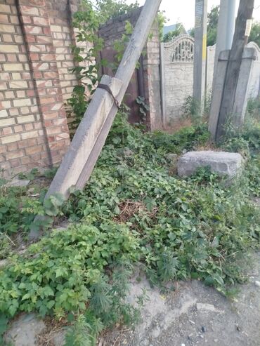 требуется помощница по дому: Разнорабочий. На участке в частном доме