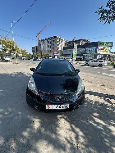 срочно портер сатылат: Honda Jazz: 2009 г., 1.5 л, Кол менен иштөөчү, Бензин, Хетчбек — 2