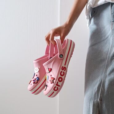 обувь женская 40: Те самые кроксы, которые можно стилизовать с любым луком🔥 Цвет