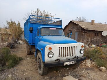 Yük maşınları: Yük maşını – GAZ (klassik kabinli), mavi rəngdə taxta bortlu kuzov — 2